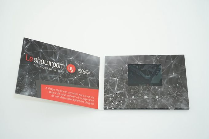 Videopak a adapté le livre à couverture dure aux besoins du client la vidéo visuelle de brochure d'affichage à cristaux liquides de Digital de 7 pouces dans la vidéo de l'ÉCRAN 1080P d'IPS de dossier